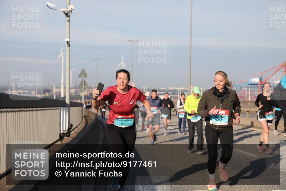 03.10.2025 - Köhlbrandbrückenlauf Yannick Fuchs http://msf.ph/oto/9177461 03.10.2025 08:48:32 Position 2 1647 meine-sportfotos.de