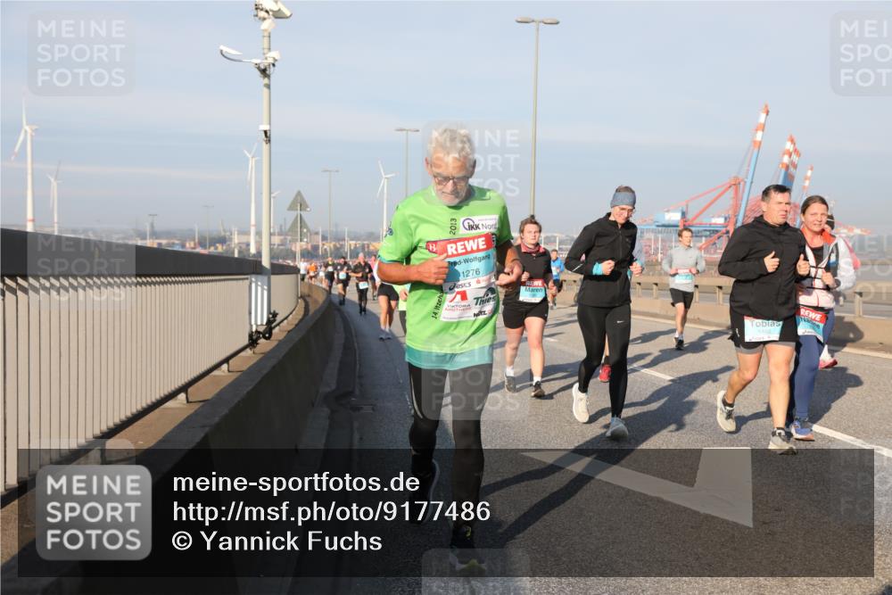 03.10.2025 - Köhlbrandbrückenlauf Yannick Fuchs http://msf.ph/oto/9177486 03.10.2025 08:48:36 Position 2 1276, 1492 meine-sportfotos.de