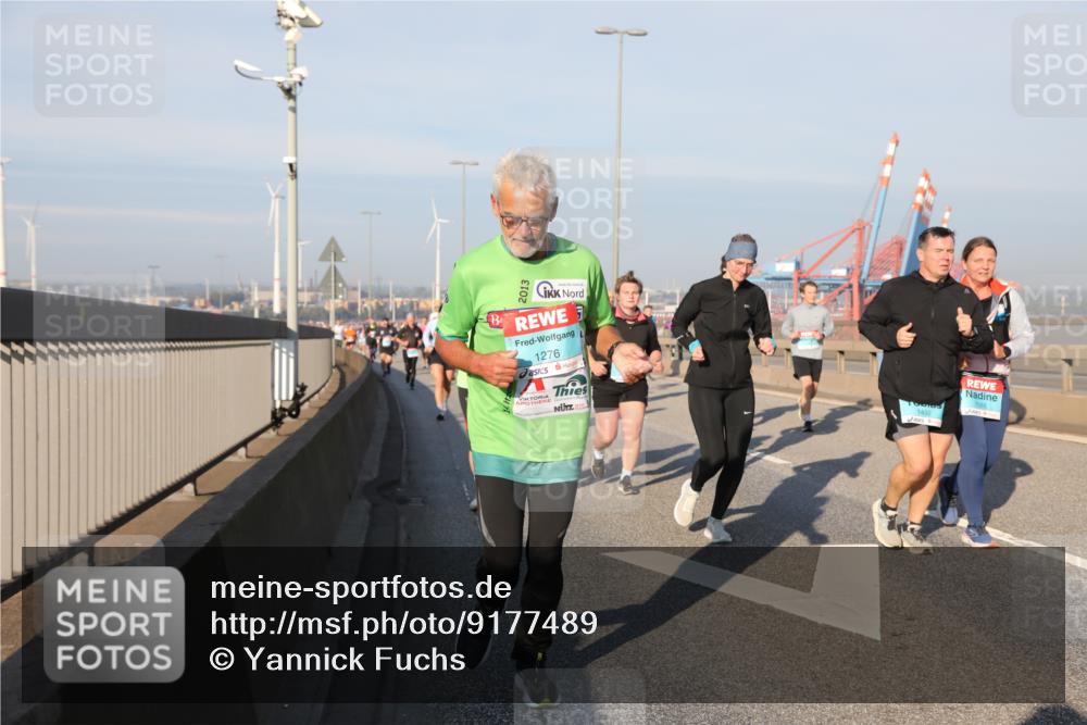 03.10.2025 - Köhlbrandbrückenlauf Yannick Fuchs http://msf.ph/oto/9177489 03.10.2025 08:48:37 Position 2 1276, 1492, 1565 meine-sportfotos.de