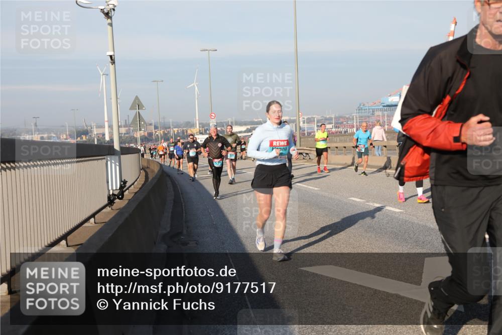 03.10.2025 - Köhlbrandbrückenlauf Yannick Fuchs http://msf.ph/oto/9177517 03.10.2025 08:48:41 Position 2  meine-sportfotos.de