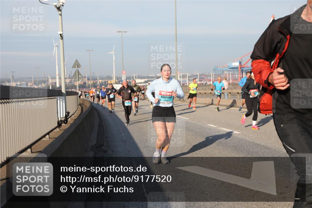 03.10.2025 - Köhlbrandbrückenlauf Yannick Fuchs http://msf.ph/oto/9177520 03.10.2025 08:48:41 Position 2 3668 meine-sportfotos.de