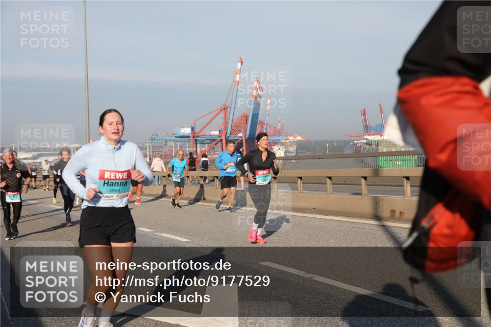 03.10.2025 - Köhlbrandbrückenlauf Yannick Fuchs http://msf.ph/oto/9177529 03.10.2025 08:48:42 Position 2 3668 meine-sportfotos.de