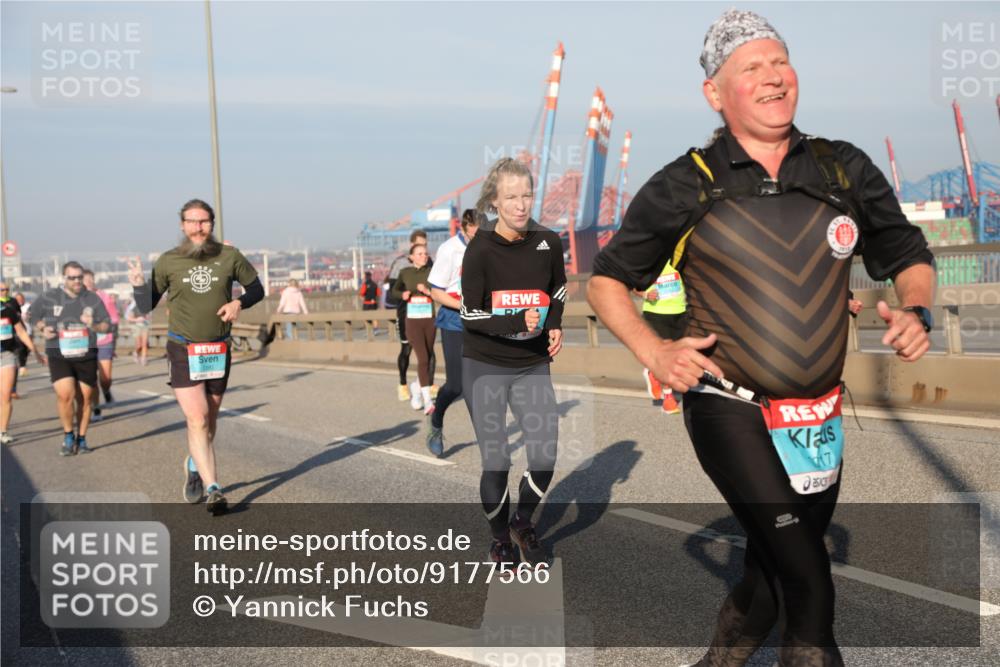 03.10.2025 - Köhlbrandbrückenlauf Yannick Fuchs http://msf.ph/oto/9177566 03.10.2025 08:48:45 Position 2 7 meine-sportfotos.de