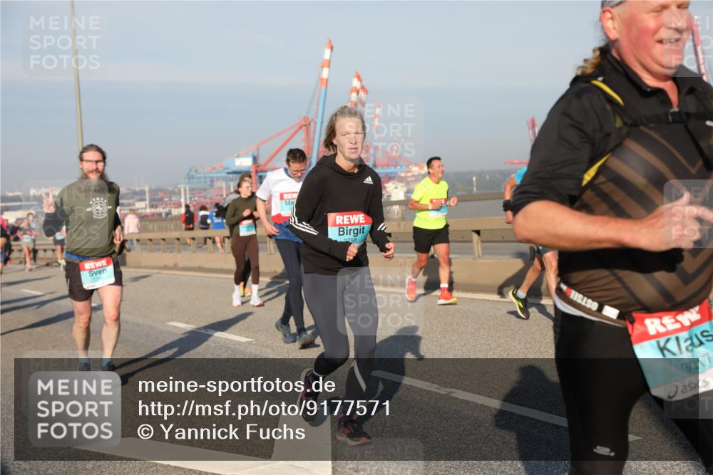 03.10.2025 - Köhlbrandbrückenlauf Yannick Fuchs http://msf.ph/oto/9177571 03.10.2025 08:48:46 Position 2 2758, 8017 meine-sportfotos.de