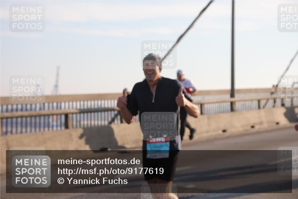 03.10.2025 - Köhlbrandbrückenlauf Yannick Fuchs http://msf.ph/oto/9177619 03.10.2025 08:29:34 Position 1  meine-sportfotos.de
