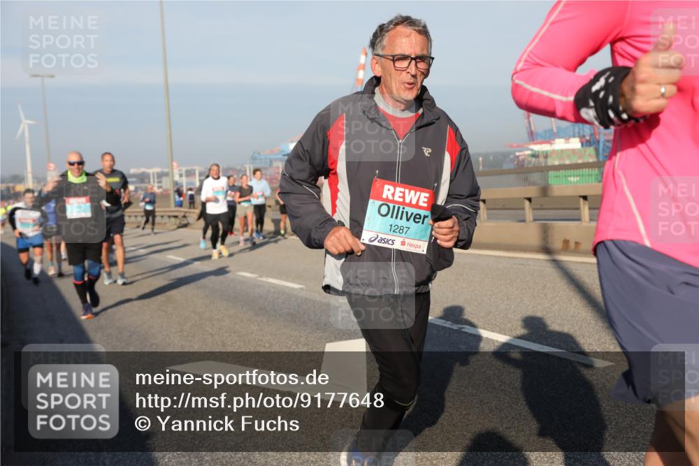 03.10.2025 - Köhlbrandbrückenlauf Yannick Fuchs http://msf.ph/oto/9177648 03.10.2025 08:48:53 Position 2 1287 meine-sportfotos.de