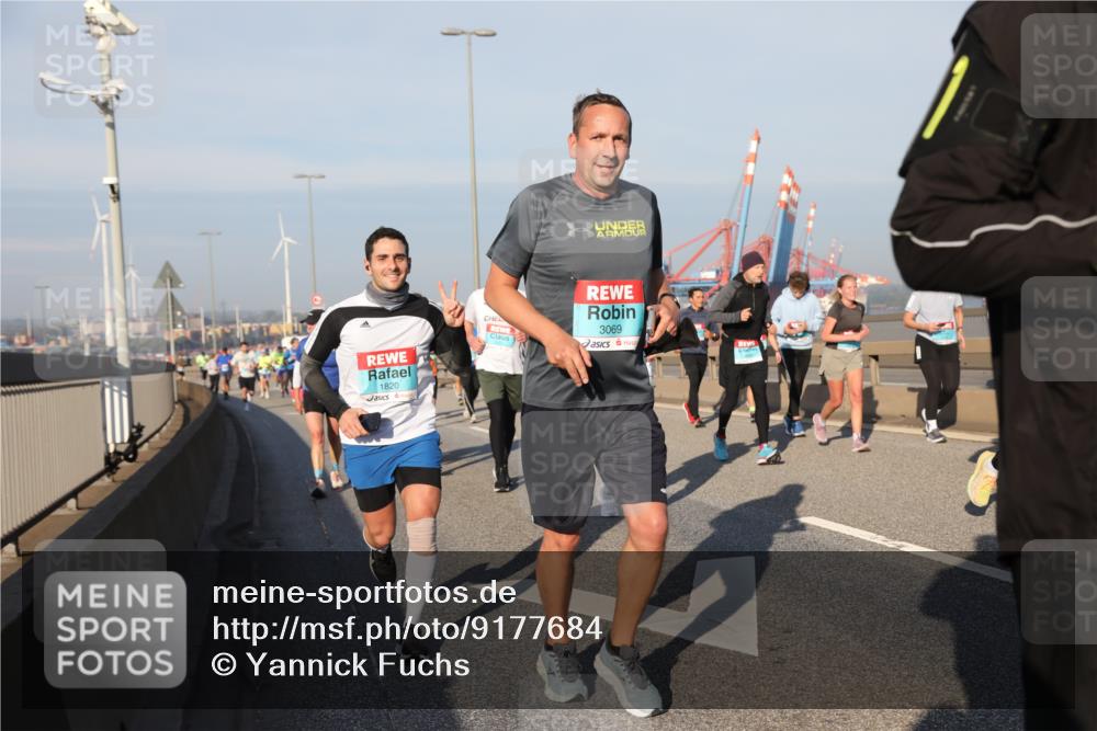 03.10.2025 - Köhlbrandbrückenlauf Yannick Fuchs http://msf.ph/oto/9177684 03.10.2025 08:48:56 Position 2 3069, 1820 meine-sportfotos.de