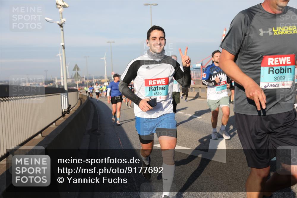 03.10.2025 - Köhlbrandbrückenlauf Yannick Fuchs http://msf.ph/oto/9177692 03.10.2025 08:48:57 Position 2 1820, 3069 meine-sportfotos.de