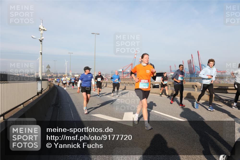 03.10.2025 - Köhlbrandbrückenlauf Yannick Fuchs http://msf.ph/oto/9177720 03.10.2025 08:49:00 Position 2 1691 meine-sportfotos.de