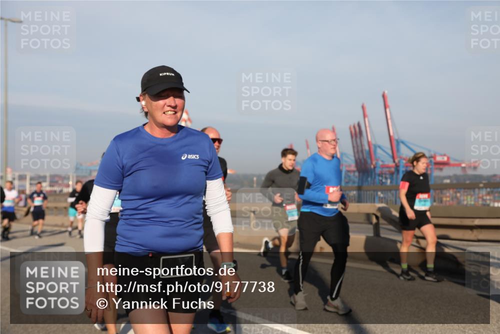 03.10.2025 - Köhlbrandbrückenlauf Yannick Fuchs http://msf.ph/oto/9177738 03.10.2025 08:49:02 Position 2  meine-sportfotos.de