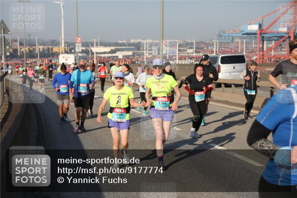 03.10.2025 - Köhlbrandbrückenlauf Yannick Fuchs http://msf.ph/oto/9177774 03.10.2025 08:49:08 Position 2 3106, 3107 meine-sportfotos.de