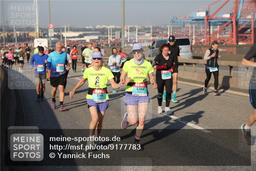 03.10.2025 - Köhlbrandbrückenlauf Yannick Fuchs http://msf.ph/oto/9177783 03.10.2025 08:49:08 Position 2 3106, 3107 meine-sportfotos.de