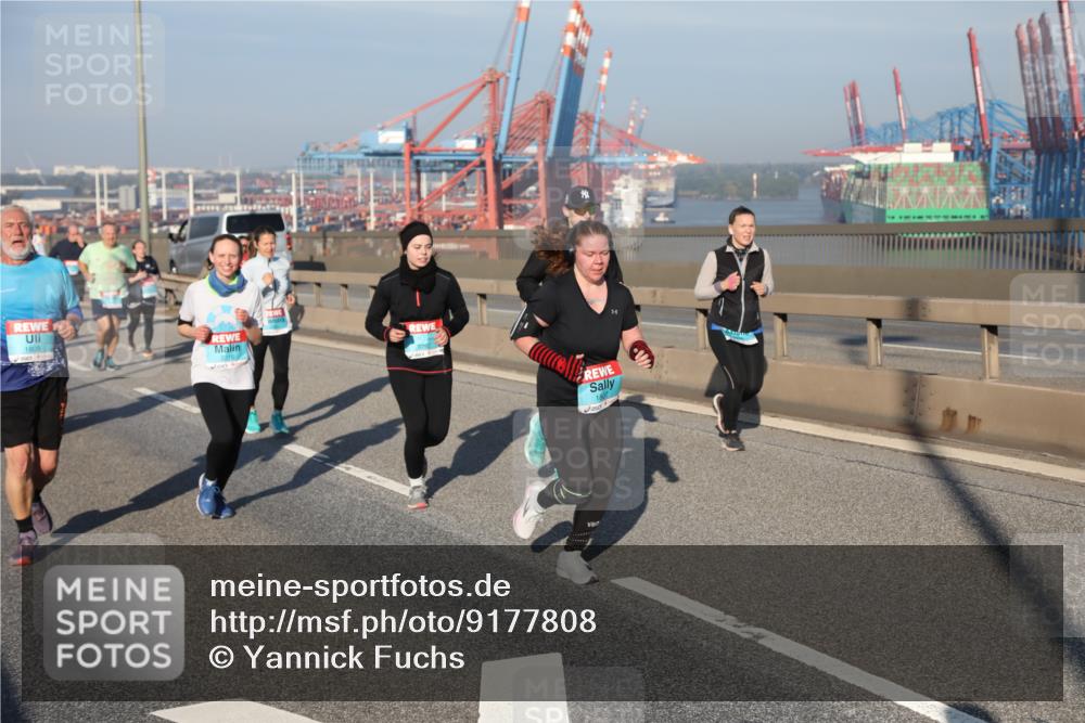 03.10.2025 - Köhlbrandbrückenlauf Yannick Fuchs http://msf.ph/oto/9177808 03.10.2025 08:49:11 Position 2 1809 meine-sportfotos.de