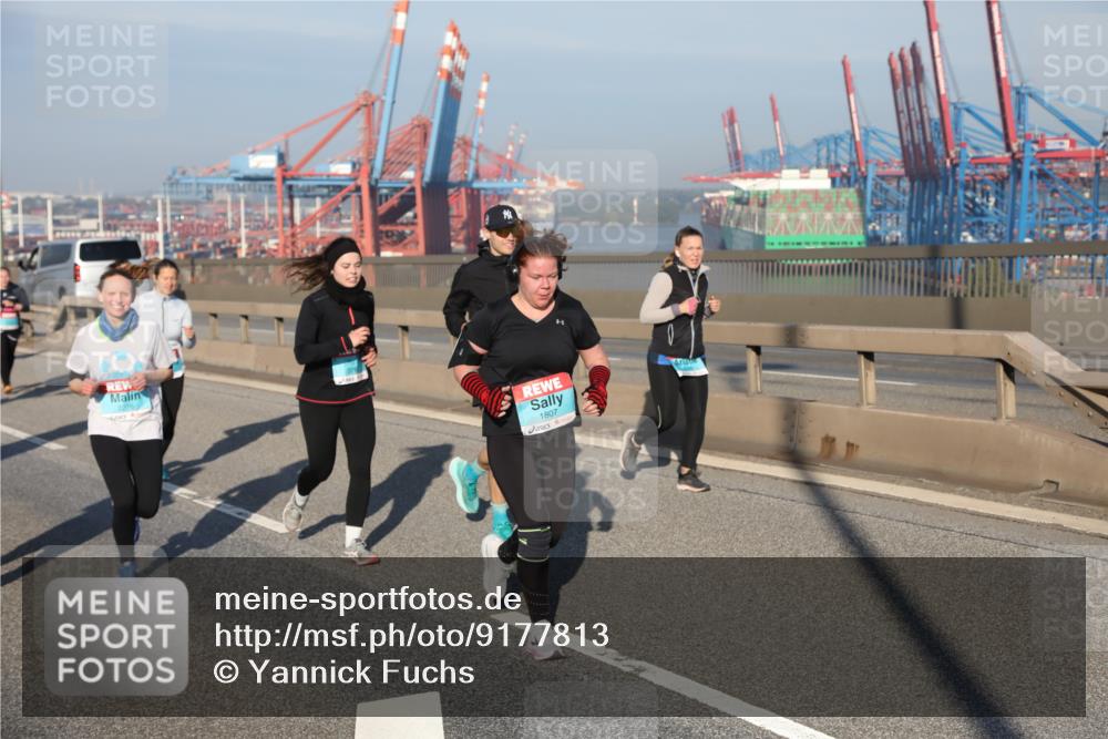 03.10.2025 - Köhlbrandbrückenlauf Yannick Fuchs http://msf.ph/oto/9177813 03.10.2025 08:49:11 Position 2 1807 meine-sportfotos.de