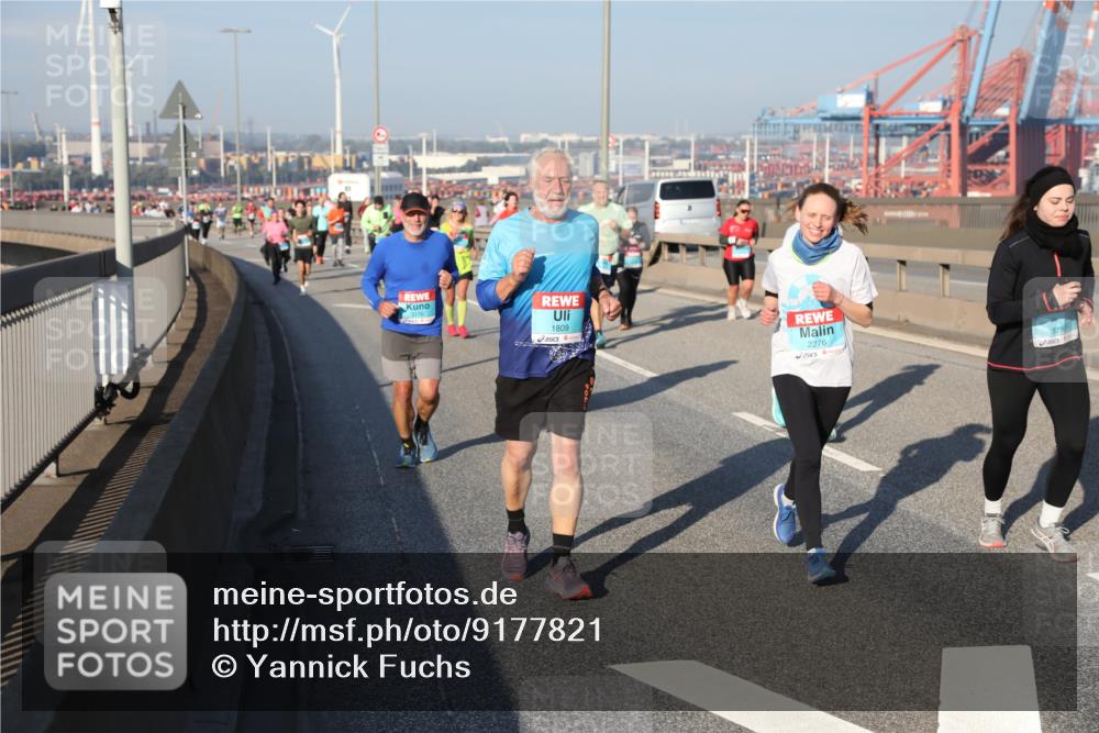 03.10.2025 - Köhlbrandbrückenlauf Yannick Fuchs http://msf.ph/oto/9177821 03.10.2025 08:49:11 Position 2 3176, 1809, 2276, 379 meine-sportfotos.de
