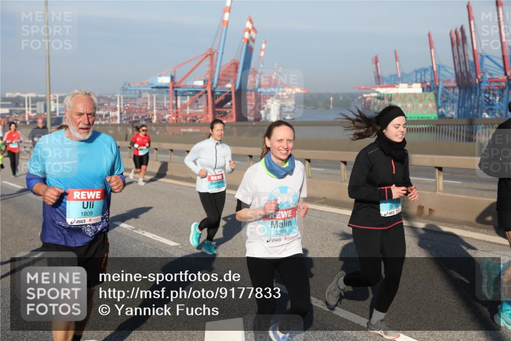 03.10.2025 - Köhlbrandbrückenlauf Yannick Fuchs http://msf.ph/oto/9177833 03.10.2025 08:49:12 Position 2 1809, 2276, 379 meine-sportfotos.de