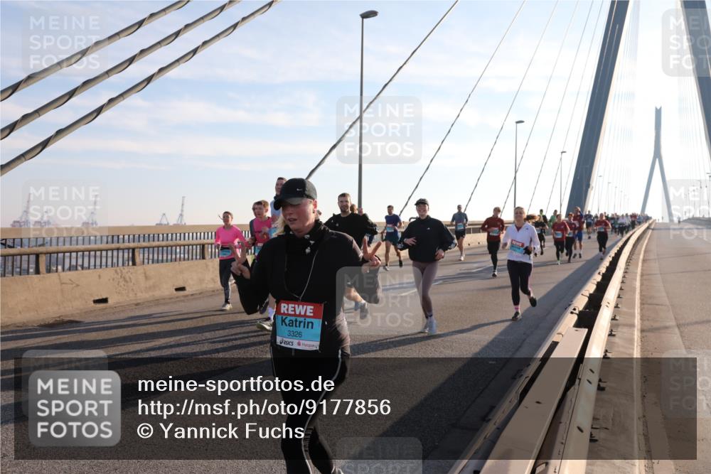 03.10.2025 - Köhlbrandbrückenlauf Yannick Fuchs http://msf.ph/oto/9177856 03.10.2025 08:29:56 Position 1 3326 meine-sportfotos.de