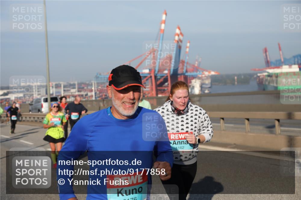 03.10.2025 - Köhlbrandbrückenlauf Yannick Fuchs http://msf.ph/oto/9177858 03.10.2025 08:49:15 Position 2 1162 meine-sportfotos.de