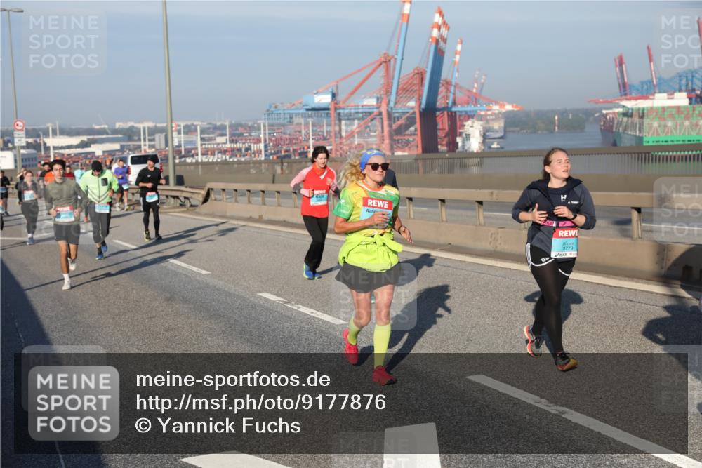03.10.2025 - Köhlbrandbrückenlauf Yannick Fuchs http://msf.ph/oto/9177876 03.10.2025 08:49:17 Position 2 3779 meine-sportfotos.de