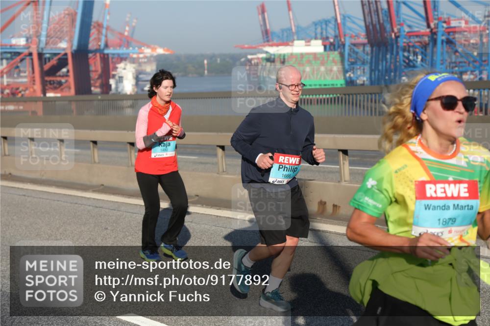 03.10.2025 - Köhlbrandbrückenlauf Yannick Fuchs http://msf.ph/oto/9177892 03.10.2025 08:49:19 Position 2 1480, 1666, 1879 meine-sportfotos.de