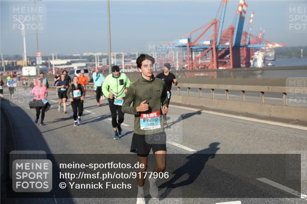 03.10.2025 - Köhlbrandbrückenlauf Yannick Fuchs http://msf.ph/oto/9177906 03.10.2025 08:49:20 Position 2 1738 meine-sportfotos.de