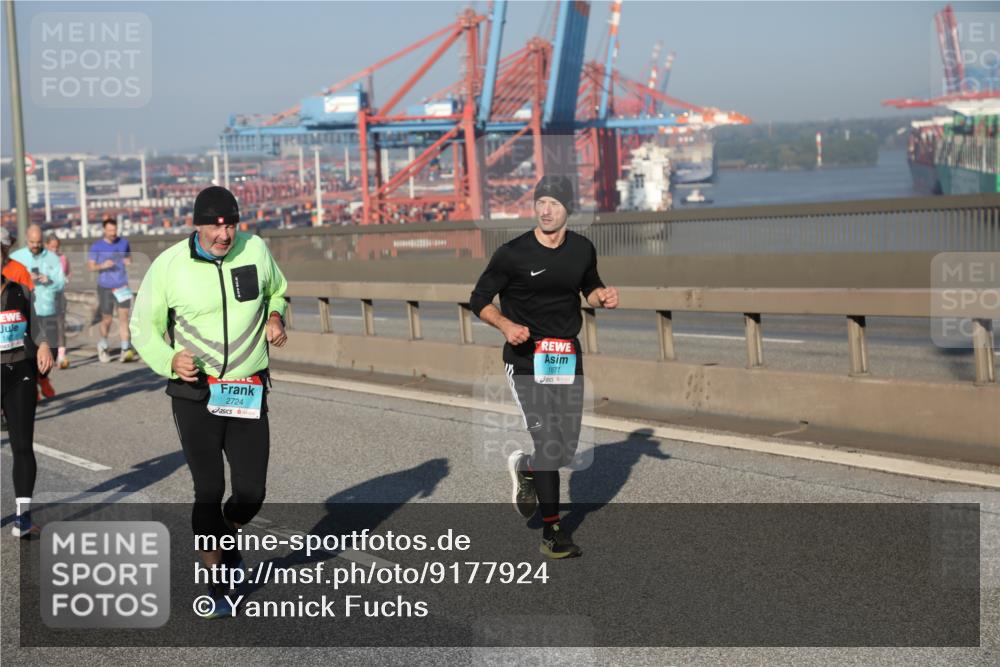 03.10.2025 - Köhlbrandbrückenlauf Yannick Fuchs http://msf.ph/oto/9177924 03.10.2025 08:49:22 Position 2 2724, 1877 meine-sportfotos.de