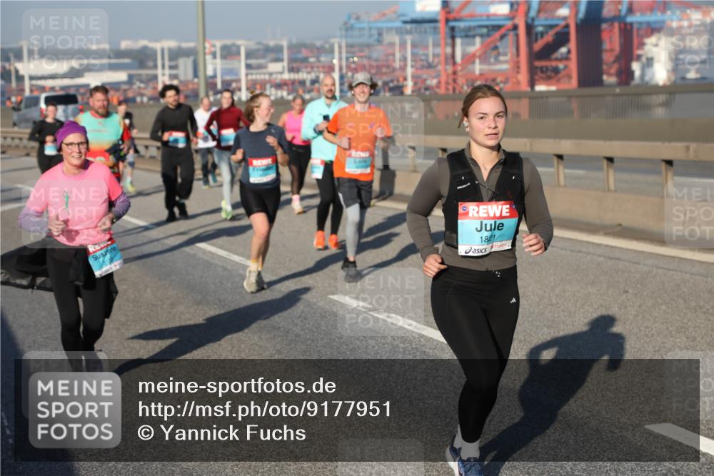 03.10.2025 - Köhlbrandbrückenlauf Yannick Fuchs http://msf.ph/oto/9177951 03.10.2025 08:49:24 Position 2 1821 meine-sportfotos.de