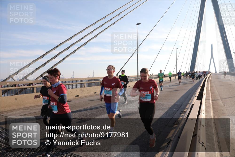 03.10.2025 - Köhlbrandbrückenlauf Yannick Fuchs http://msf.ph/oto/9177981 03.10.2025 08:30:03 Position 1 1901, 1818 meine-sportfotos.de