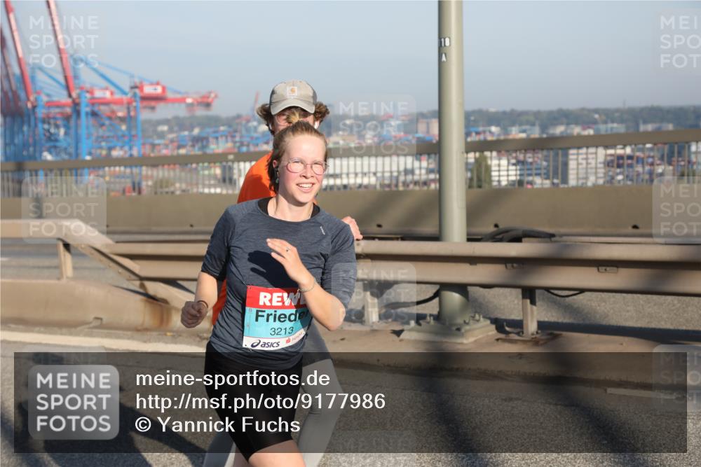 03.10.2025 - Köhlbrandbrückenlauf Yannick Fuchs http://msf.ph/oto/9177986 03.10.2025 08:49:29 Position 2 3213, 18 meine-sportfotos.de