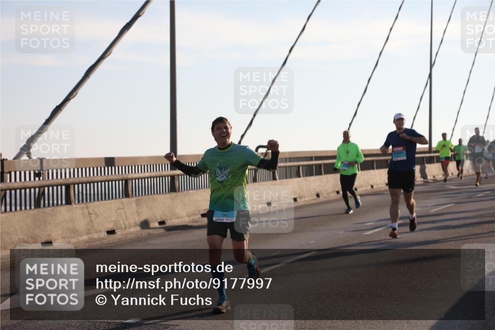 03.10.2025 - Köhlbrandbrückenlauf Yannick Fuchs http://msf.ph/oto/9177997 03.10.2025 08:30:04 Position 1 1362 meine-sportfotos.de