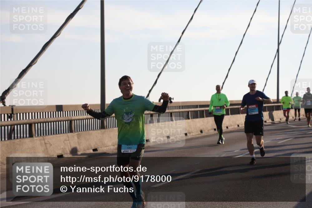 03.10.2025 - Köhlbrandbrückenlauf Yannick Fuchs http://msf.ph/oto/9178000 03.10.2025 08:30:04 Position 1 1362 meine-sportfotos.de