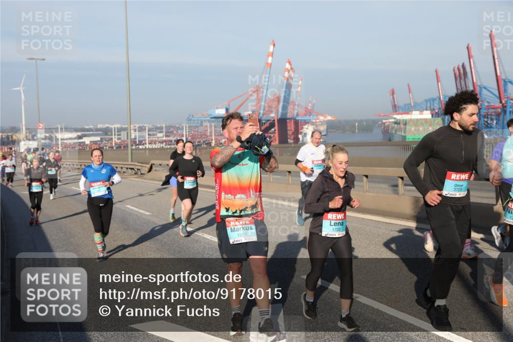 03.10.2025 - Köhlbrandbrückenlauf Yannick Fuchs http://msf.ph/oto/9178015 03.10.2025 08:49:31 Position 2 1573, 1720, 3725, 12 meine-sportfotos.de