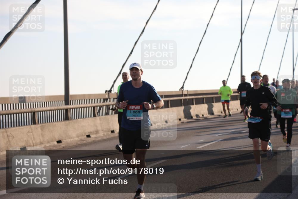 03.10.2025 - Köhlbrandbrückenlauf Yannick Fuchs http://msf.ph/oto/9178019 03.10.2025 08:30:06 Position 1 3653 meine-sportfotos.de