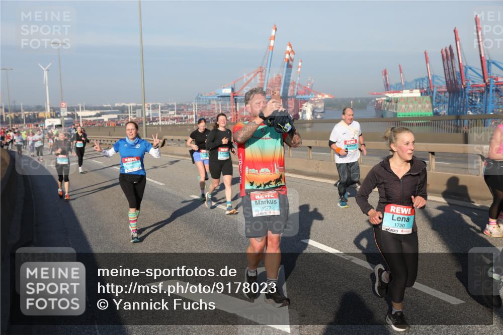 03.10.2025 - Köhlbrandbrückenlauf Yannick Fuchs http://msf.ph/oto/9178023 03.10.2025 08:49:31 Position 2 1573, 1720 meine-sportfotos.de