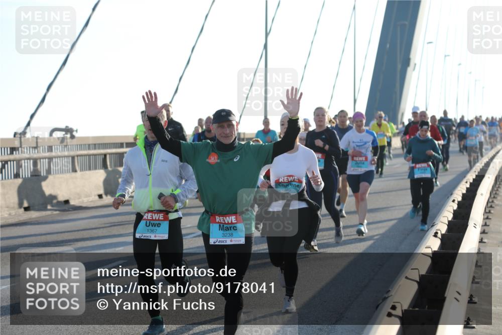 03.10.2025 - Köhlbrandbrückenlauf Yannick Fuchs http://msf.ph/oto/9178041 03.10.2025 08:30:09 Position 1 1367, 3238, 69 meine-sportfotos.de