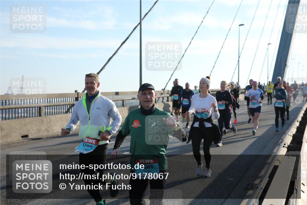 03.10.2025 - Köhlbrandbrückenlauf Yannick Fuchs http://msf.ph/oto/9178067 03.10.2025 08:30:11 Position 1 1367, 3238 meine-sportfotos.de