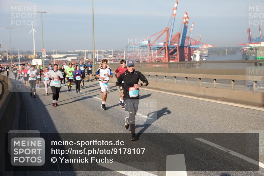 03.10.2025 - Köhlbrandbrückenlauf Yannick Fuchs http://msf.ph/oto/9178107 03.10.2025 08:49:39 Position 2 12, 3761 meine-sportfotos.de