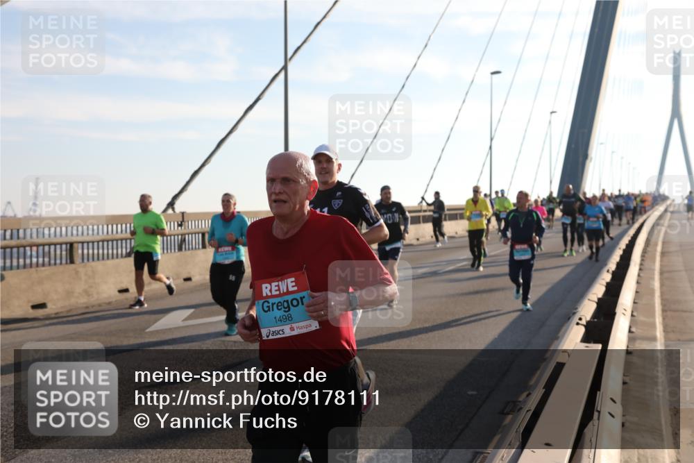 03.10.2025 - Köhlbrandbrückenlauf Yannick Fuchs http://msf.ph/oto/9178111 03.10.2025 08:30:15 Position 1 1498 meine-sportfotos.de