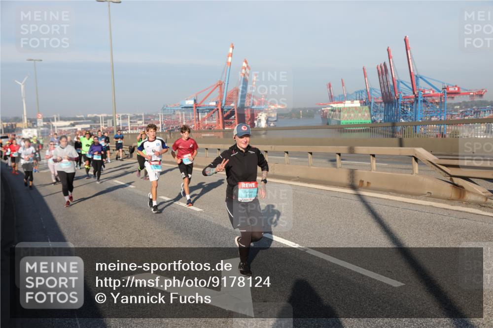 03.10.2025 - Köhlbrandbrückenlauf Yannick Fuchs http://msf.ph/oto/9178124 03.10.2025 08:49:40 Position 2 12, 3761 meine-sportfotos.de