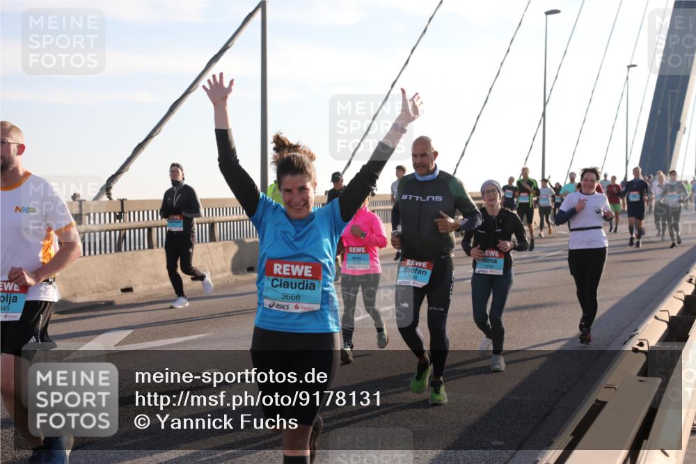 03.10.2025 - Köhlbrandbrückenlauf Yannick Fuchs http://msf.ph/oto/9178131 03.10.2025 08:30:20 Position 1 345, 3666, 2126, 1844 meine-sportfotos.de