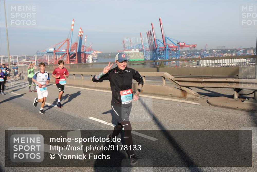 03.10.2025 - Köhlbrandbrückenlauf Yannick Fuchs http://msf.ph/oto/9178133 03.10.2025 08:49:41 Position 2 12, 3761 meine-sportfotos.de