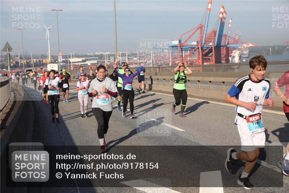 03.10.2025 - Köhlbrandbrückenlauf Yannick Fuchs http://msf.ph/oto/9178154 03.10.2025 08:49:42 Position 2 1719, 2878 meine-sportfotos.de