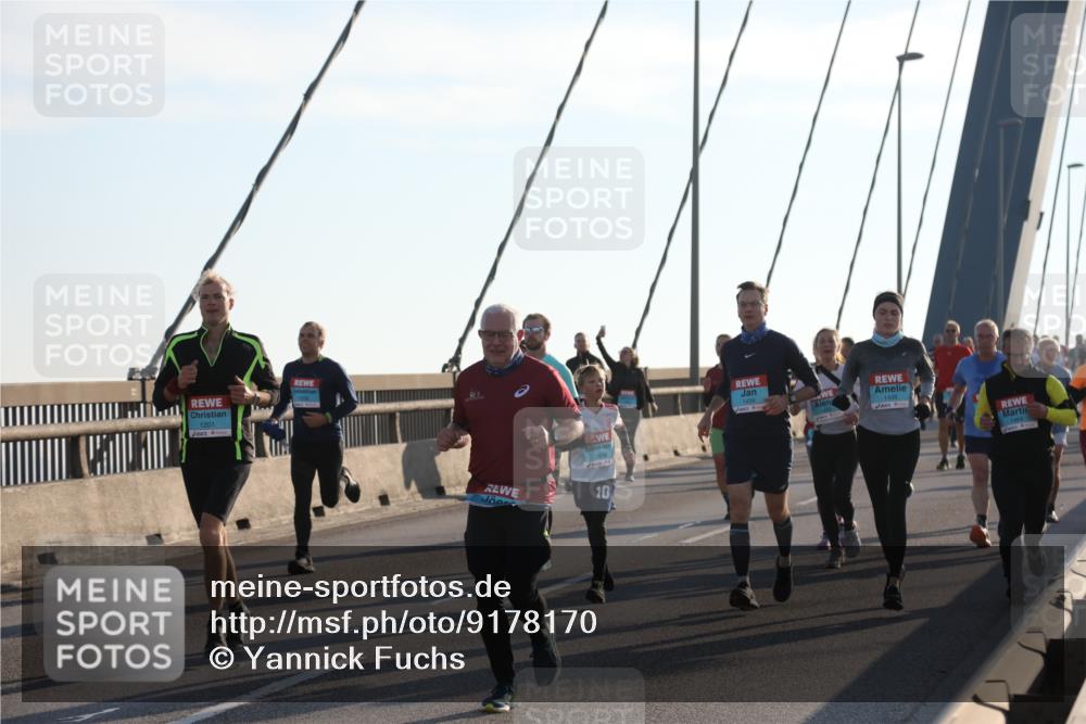 03.10.2025 - Köhlbrandbrückenlauf Yannick Fuchs http://msf.ph/oto/9178170 03.10.2025 08:30:23 Position 1 1201, 10, 1439 meine-sportfotos.de