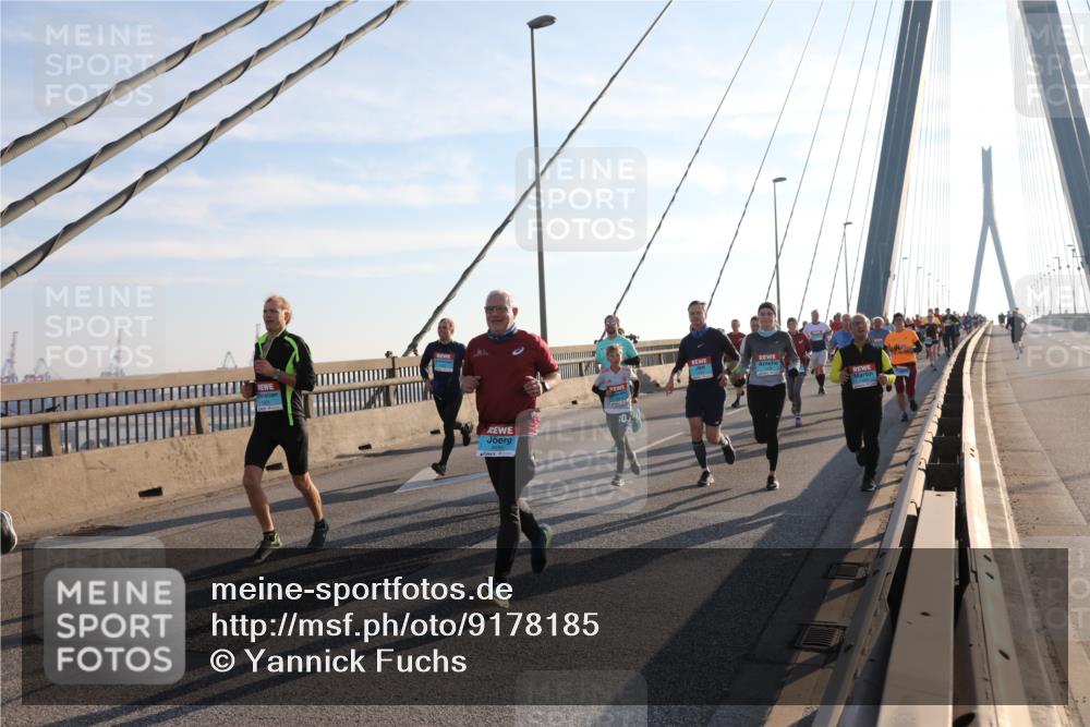 03.10.2025 - Köhlbrandbrückenlauf Yannick Fuchs http://msf.ph/oto/9178185 03.10.2025 08:30:26 Position 1 10 meine-sportfotos.de