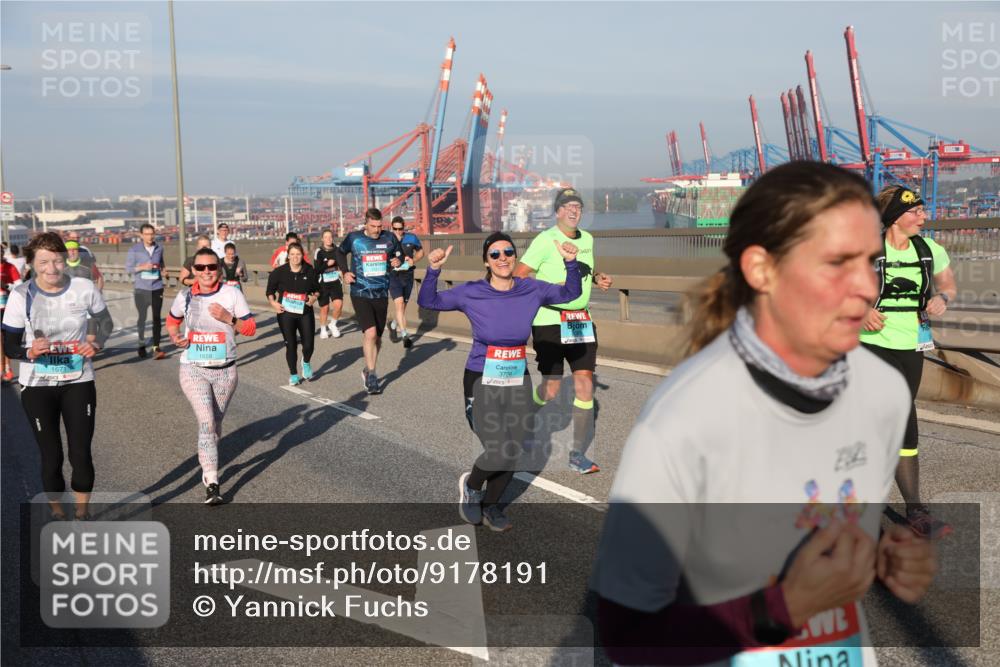 03.10.2025 - Köhlbrandbrückenlauf Yannick Fuchs http://msf.ph/oto/9178191 03.10.2025 08:49:45 Position 2 1671, 1659, 3726, 2089 meine-sportfotos.de