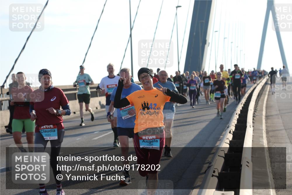 03.10.2025 - Köhlbrandbrückenlauf Yannick Fuchs http://msf.ph/oto/9178202 03.10.2025 08:30:28 Position 1 42, 1633, 1598 meine-sportfotos.de