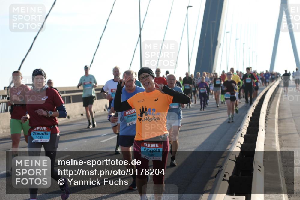 03.10.2025 - Köhlbrandbrückenlauf Yannick Fuchs http://msf.ph/oto/9178204 03.10.2025 08:30:28 Position 1 1633, 1325, 42, 1598 meine-sportfotos.de