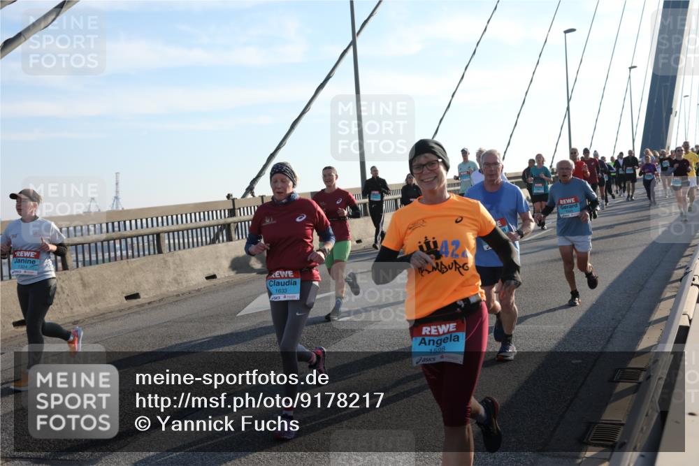 03.10.2025 - Köhlbrandbrückenlauf Yannick Fuchs http://msf.ph/oto/9178217 03.10.2025 08:30:29 Position 1 361, 1324, 1633, 42, 1598 meine-sportfotos.de