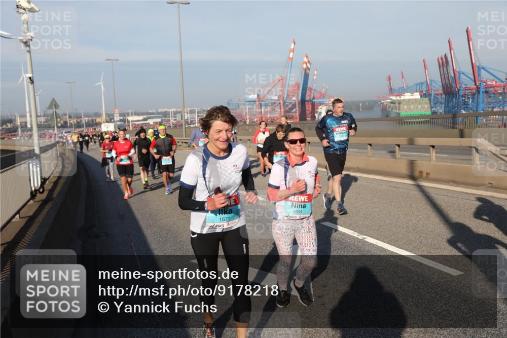 03.10.2025 - Köhlbrandbrückenlauf Yannick Fuchs http://msf.ph/oto/9178218 03.10.2025 08:49:47 Position 2 1671, 1659 meine-sportfotos.de