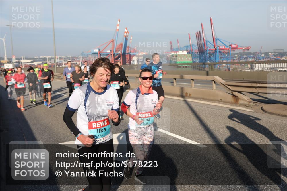 03.10.2025 - Köhlbrandbrückenlauf Yannick Fuchs http://msf.ph/oto/9178223 03.10.2025 08:49:47 Position 2 1671, 1659 meine-sportfotos.de